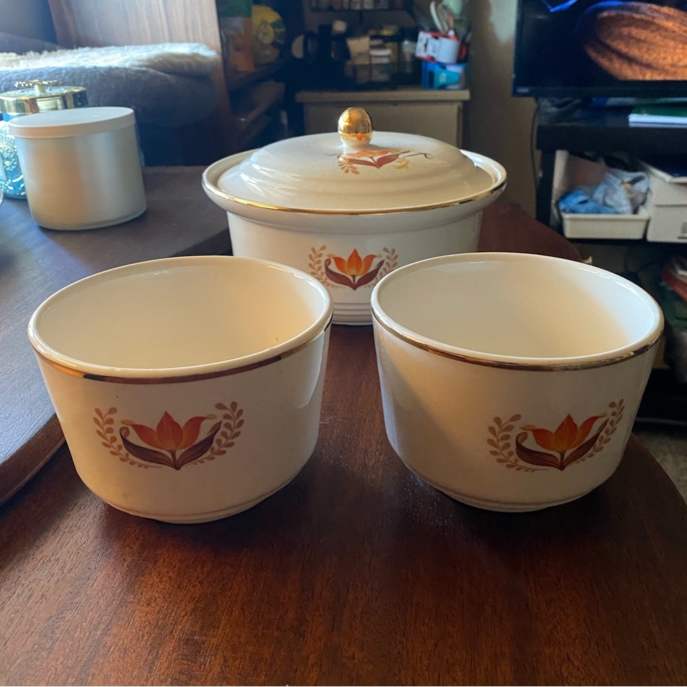 Vintage Bakerite Modern Tulip Ceramic lidded casserole & 2 bowls 22k gold trim